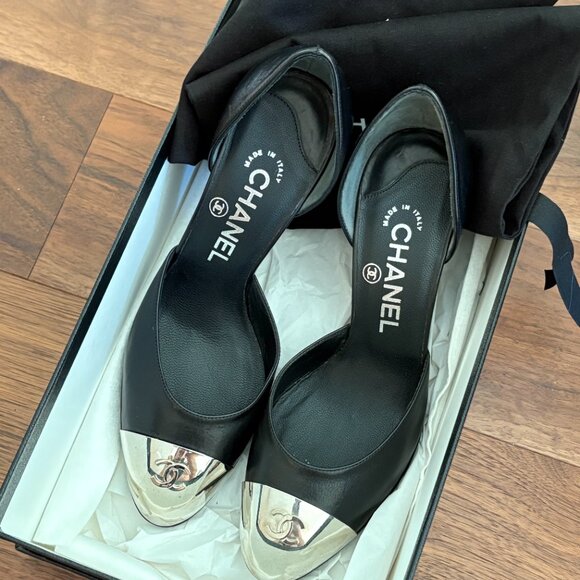 Vintage Chanel D’Orsay Heels – Size 35.5C (black/silver classic) - Picture 2 of 8